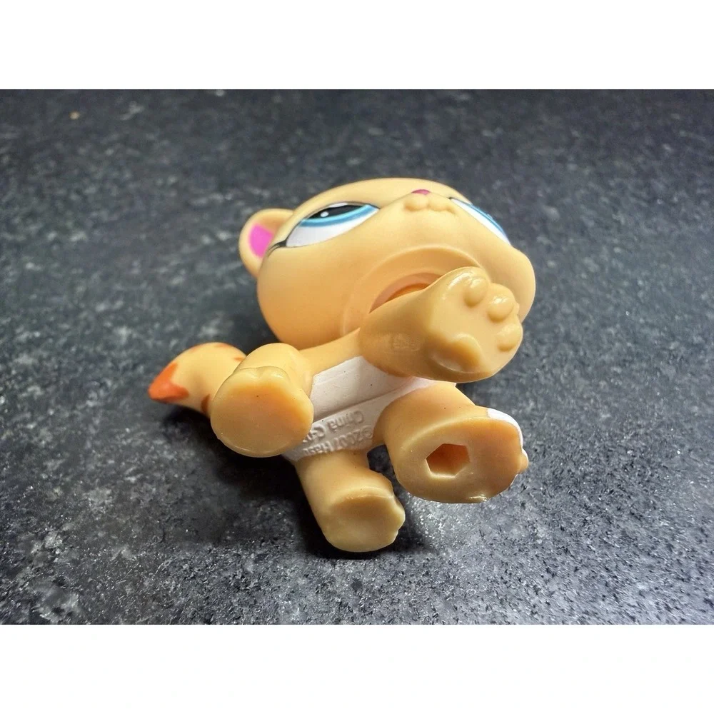 Authentic LPS #1572 Walking Cat Orange‎ Tabby Blue Eyes Hasbro Littlest Pet Shop